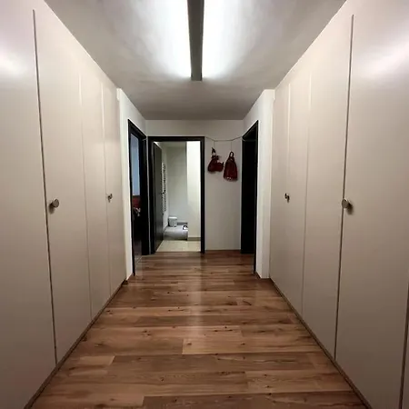 Spacious In Luxurious Villa-geneva